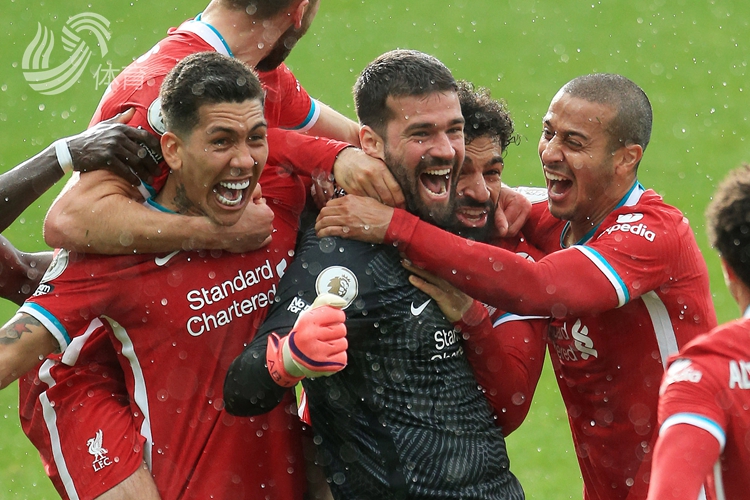 还有他在球 还有他在球