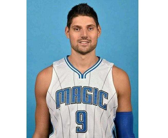 与沃克曾在 与沃克曾在